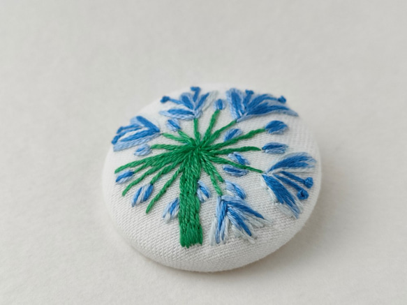 【受注生産】アガパンサスのお花刺繍ブローチ 3枚目の画像