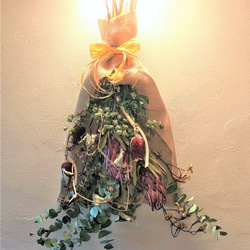 スワッグ　花束　ドライフラワー　壁掛け　ナチュラル　自然素材　ユーカリ　プロテア　サンキライ　ミニバラ　カンガルーポー 1枚目の画像