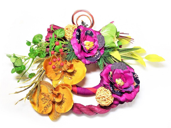 しめ縄飾り -黄金胡蝶蘭と和布椿- お正月飾り 赤紫 丸七五三縄 花