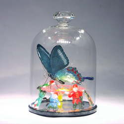 ガラスの蝶と小人達（カラスアゲハ）受注制作品 1枚目の画像
