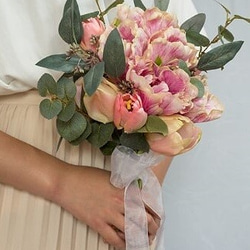 完美的花園婚禮♪鬱金香手拿束（與胸花） 第4張的照片