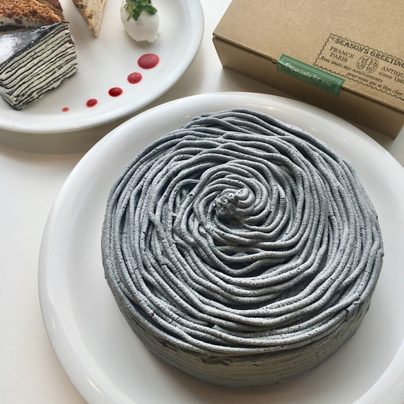 ミルクレープ-黒ごまのモンブラン-　5号　ホールケーキ　冷凍　誕生日 3枚目の画像