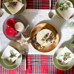 【送料無料】クリスマスのテーブルコーディネートに！針葉樹・ユーカリ・サンキライのミニブーケ5点セット 2枚目の画像