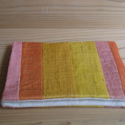 葛麻手染め布　つなぐnanairo-fabric ティッシュ＆マスクケース（春光） 1枚目の画像