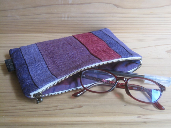 葛麻手染め布　つなぐnanairo-fabric メガネケース（紫陽花） 5枚目の画像