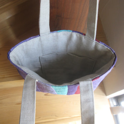 葛麻手染め布　つなぐnanairo-fabric 縦型スクエアト－トバック（紫陽花） 3枚目の画像