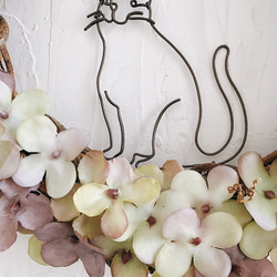 のんびり猫とちょうちょの紫陽花リース 2枚目の画像