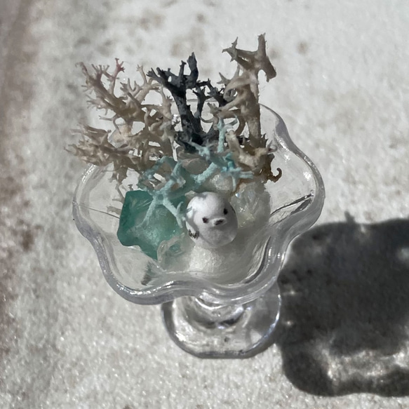 シマエナガと氷の世界のミニチュア[グラス] 7枚目の画像
