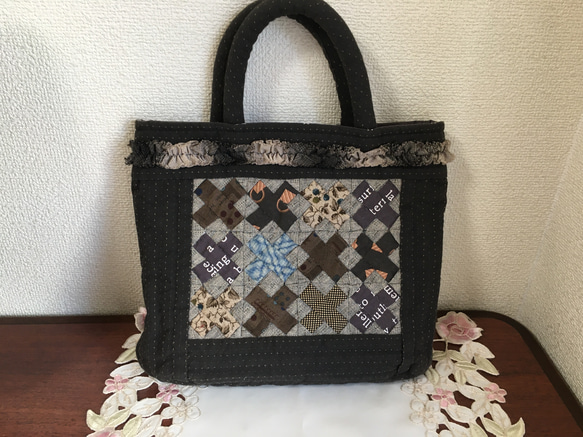 価格見直し・クロスのモチーフとフリルが可愛いパッチワークキルトの