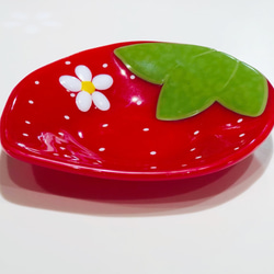 【再販】可愛いイチゴのお皿 1枚目の画像