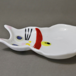 白猫のお皿 3枚目の画像