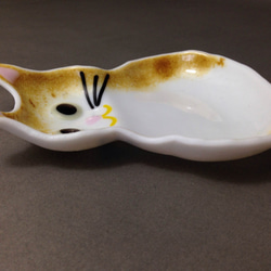 白茶猫のお皿 3枚目の画像