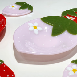 可愛いイチゴのお皿（赤、ピンク） 2枚目の画像