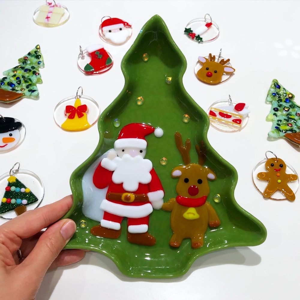 仲良しサンタさんとトナカイさんのお皿