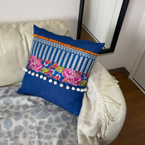 手作りクッションカバー 刺繍入りジーンズ (45x45 cm) Cushion