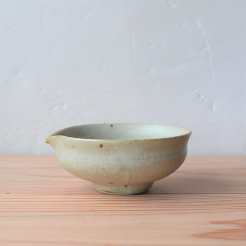 平片口（ひらかたくち）・酒器 白 おちょこ・ぐい呑み・徳利 Frog's