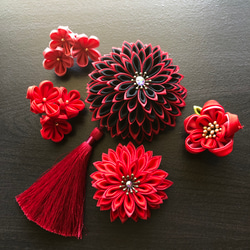 再販受付中つまみ細工髪飾り　摘まみ細工　赤黒金 再販受付中つまみ細工髪飾り 摘まみ細工 赤黒金 再販受付中つまみ細工