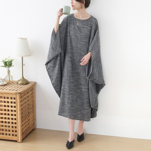 即納】綺麗な落ち感のオーバーサイズ ポンチョ風ワンピ―ス ネイビー  