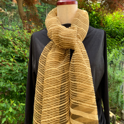 草木染めインドシルクストール（ハナモツヤクの花） ストール はっ葉