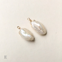 Petite Feather｜Hook Earrings 8枚目の画像