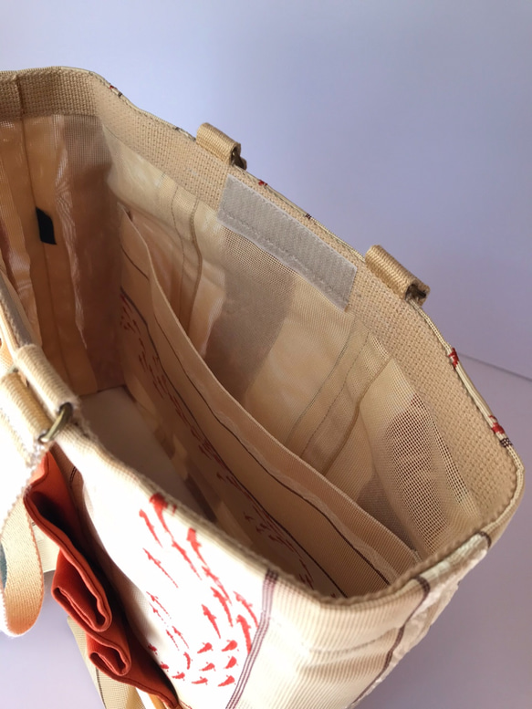 ✨帯リメイク　トートバッグ　扇結び飾り付き　和柄　一点物　ワンポイント 4枚目の画像