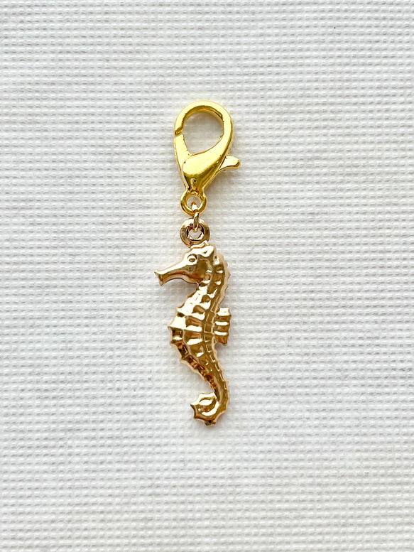 金色のタツノオトシゴのチャーム その他アクセサリー LoLo 通販