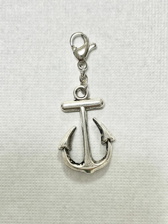 船のいかり（アンカー、錨）の銀色アンティークチャーム その他