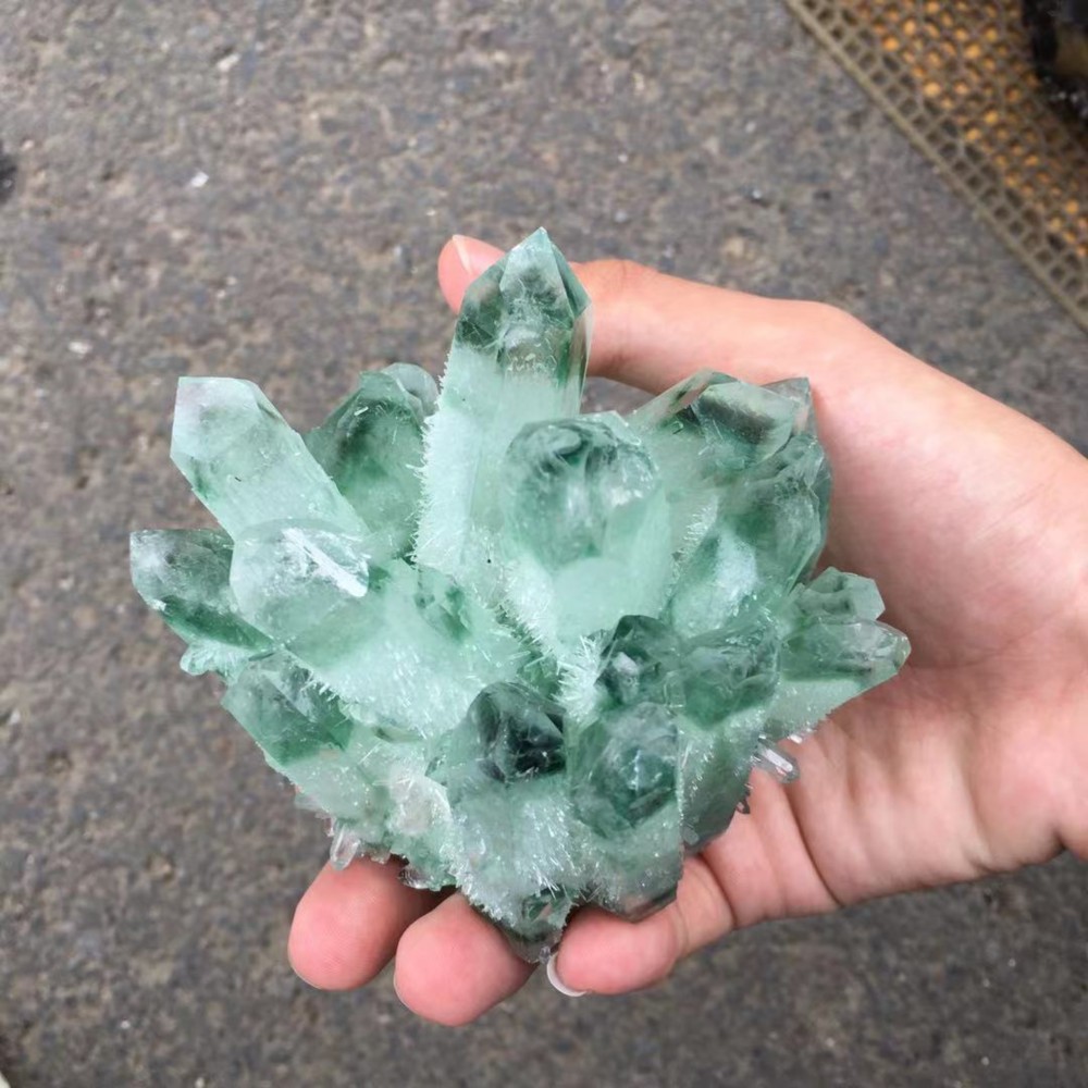 水晶ポイント原石 透明度が高いヒマラヤ水晶クラスター　水晶原石 群晶　水晶の柱 クリスタル 浄化 インテリア