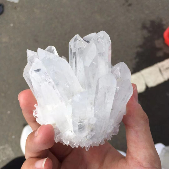 水晶ポイント原石透明度が高いヒマラヤ水晶クラスター　水晶原石 群晶　水晶の柱 クリスタル  浄化 3枚目の画像