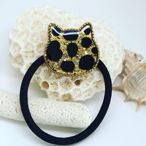 ハンドメイド レジン ヘアゴム 焦げ茶猫（レジンヘアゴム ねこ