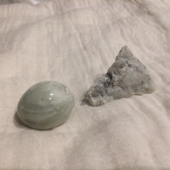 ウェルネル石 原石と磨き石 セット 強蛍光 2枚目の画像