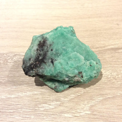 雲南エメラルド 文山祖母緑　グリーンベリル　原石 3枚目の画像
