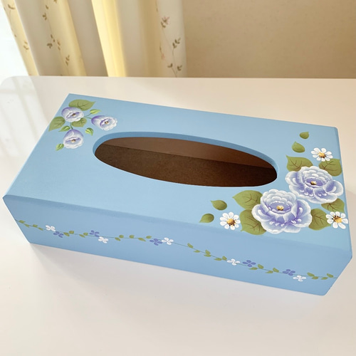ベビーブルーのフラワーティッシュボックスケース トールペイント