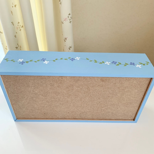 ベビーブルーのフラワーティッシュボックスケース トールペイント