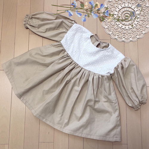 ❤️プープレ　カヌレプリントワンピース レースxホワイト☆カヌレワンピース ベビー服 oto.non_ 通販