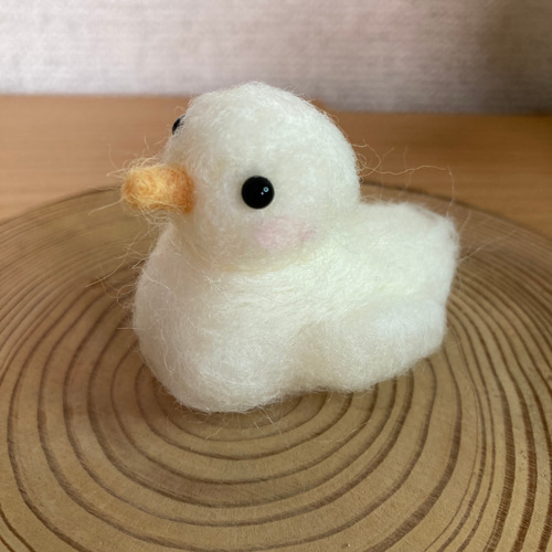 ＊あひる＊羊毛フェルト カラフルな小瓶の蓋になった羊毛フェルトあひるちゃん