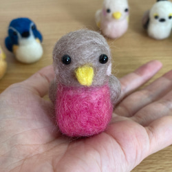 幸せの小鳥ちゃん　ピンクロビン　羊毛フェルト作品 1枚目の画像