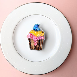 【受注製作】CUPCAKE brooch　カップケーキの３色ブローチ 2枚目の画像