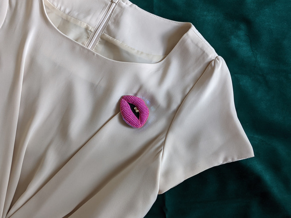 【受注製作】LIPS brooch リップのぷっくりブローチ 2枚目の画像