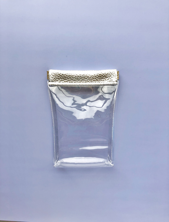 シルバーフェイクレザー クリア バネポーチ(小サイズ)　PVC 8枚目の画像