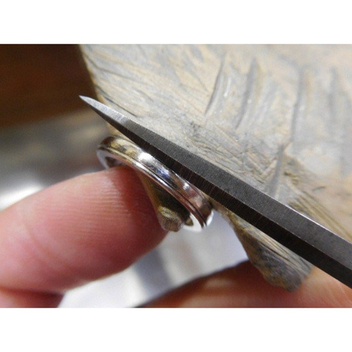 鍛造 結婚指輪 プラチナ pt900 ミル打ち 甲丸 リング 幅2.6mm 鏡面