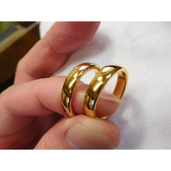 鍛造 結婚指輪 純金 24金 k24 シンプル 滑らか 平甲丸 リング 幅4.5mm 鏡面仕上げ 3枚目の画像