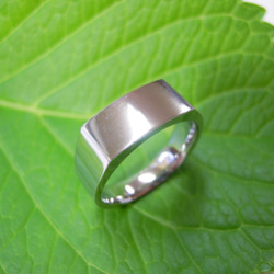 鍛造 結婚指輪 プラチナ pt900 印台リング 幅7mm 横長角の印台 カレッジリング 鏡面 2枚目の画像
