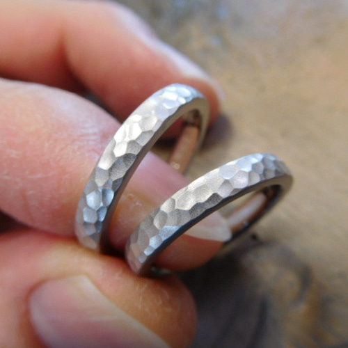 鍛造 結婚指輪 プラチナ1000 純プラチナ プラチナ999 槌目 甲丸 リング