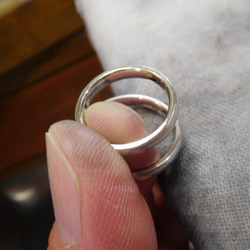 鍛造 結婚指輪 プラチナ1000 純プラチナ プラチナ999 甲丸 リング 幅3mm 荒仕上げ 3枚目の画像