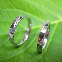 鍛造 結婚指輪 プラチナ pt900 シンプル 平打ちリング 2.7mm 斜めにミル打ち 2枚目の画像