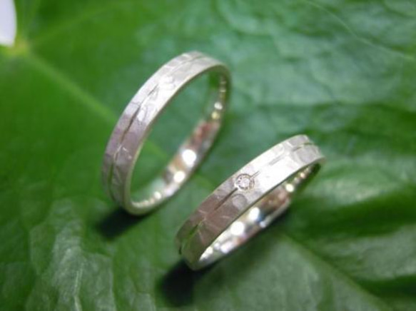 鍛造 結婚指輪 プラチナ pt900 幅3.2mm つや消しの槌目が美しい