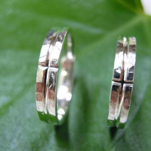 鍛造 結婚指輪 プラチナ pt900 槌目 平打ち リング 幅3.5mm 鏡面