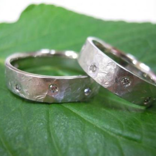 鍛造 結婚指輪 プラチナ pt900 幅広 平打ち リング 5mm 槌目 鍛造 結婚指輪 プラチナ pt900 幅広 平打ち リング 5mm 槌目