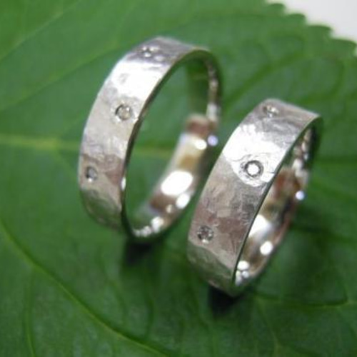 鍛造 結婚指輪 プラチナ pt900 幅広 平打ち リング 5mm 槌目